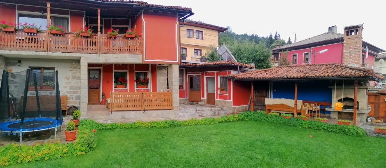 Hotel Радкината Къща Kopriwschtiza Exterior foto