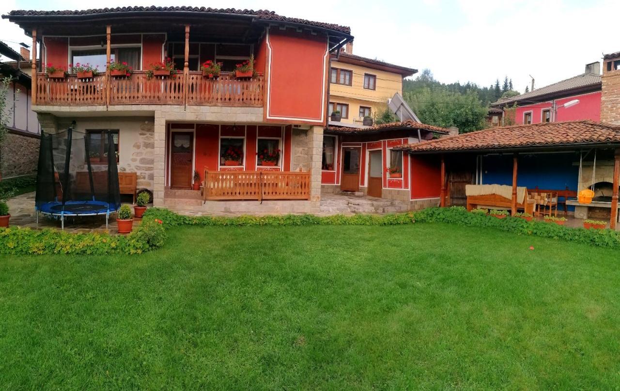 Hotel Радкината Къща Kopriwschtiza Exterior foto