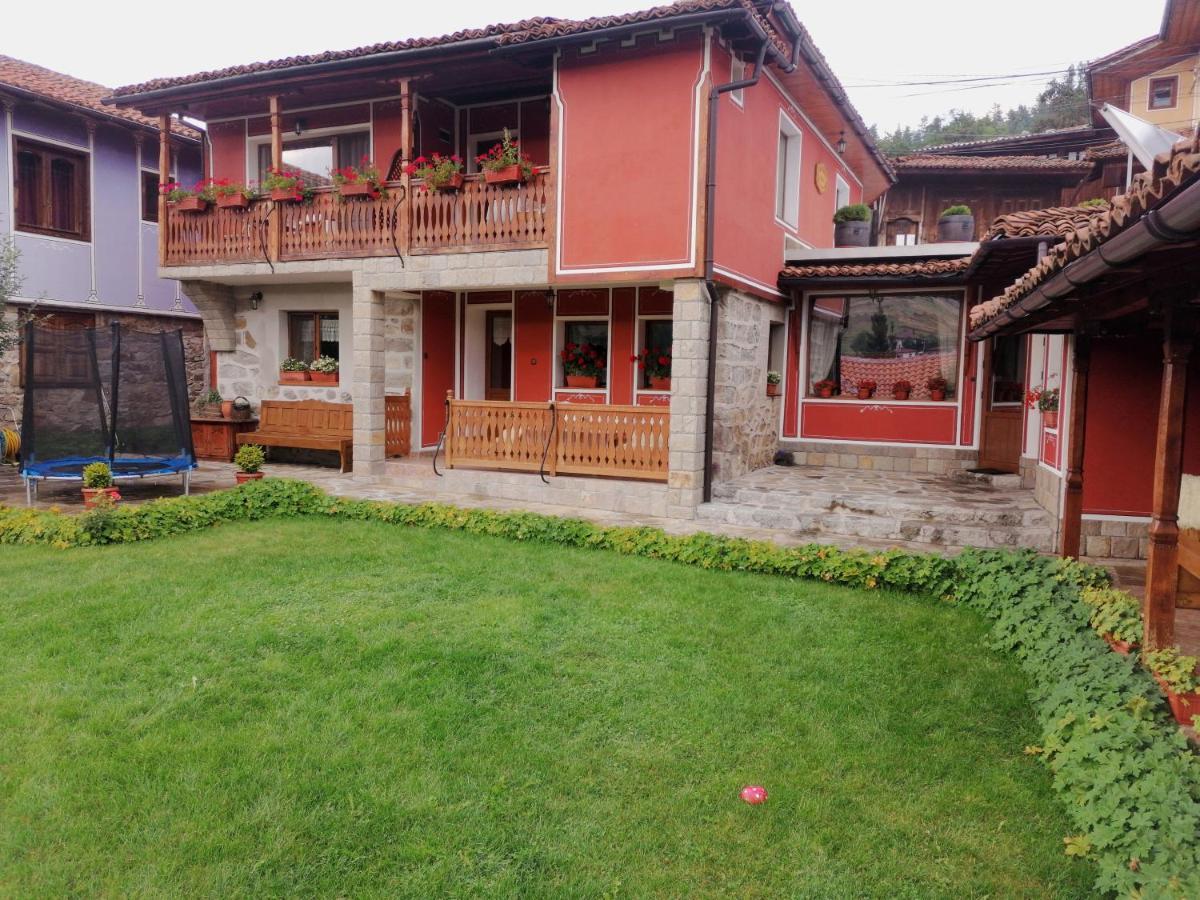 Hotel Радкината Къща Kopriwschtiza Exterior foto