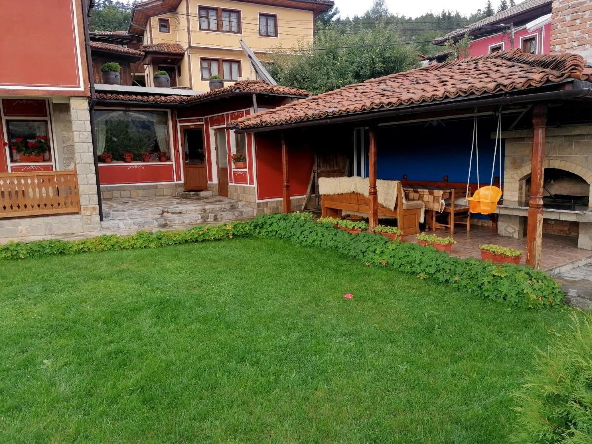 Hotel Радкината Къща Kopriwschtiza Exterior foto