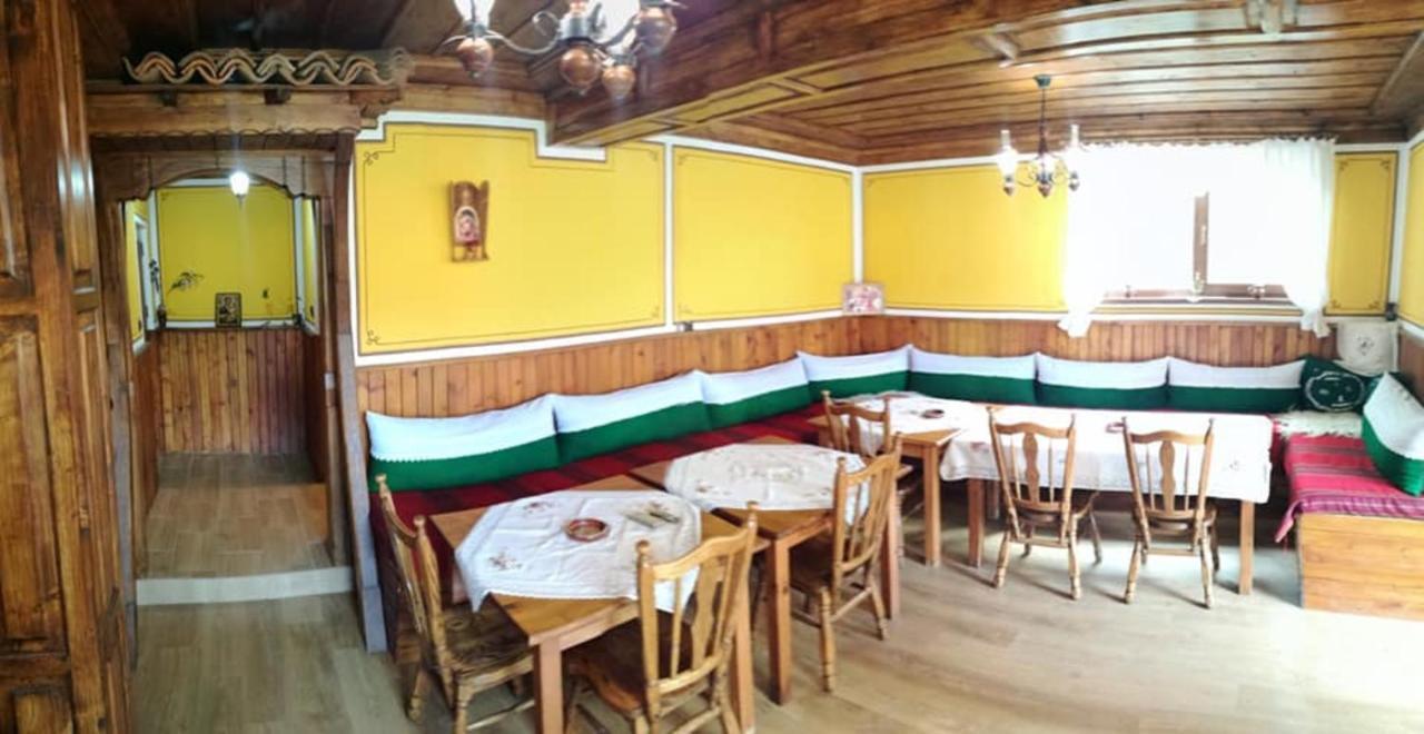 Hotel Радкината Къща Kopriwschtiza Exterior foto