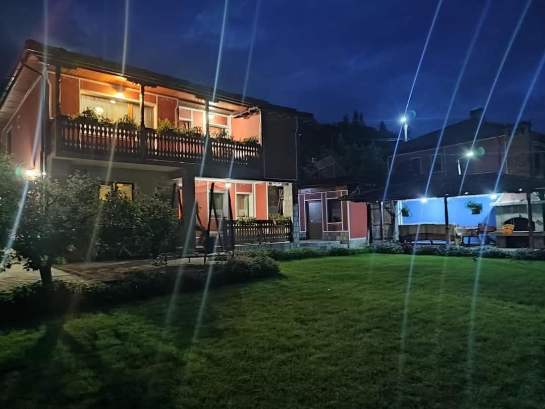 Hotel Радкината Къща Kopriwschtiza Exterior foto