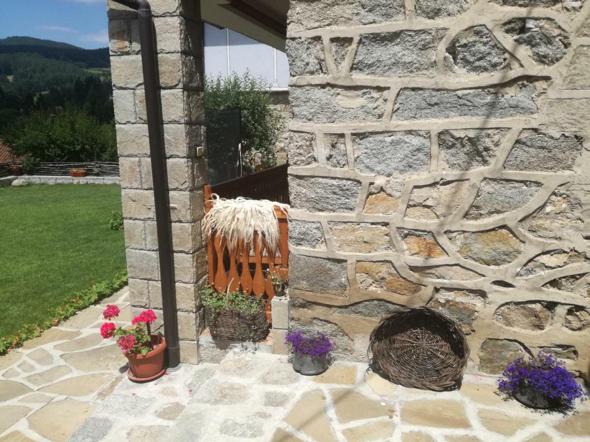 Hotel Радкината Къща Kopriwschtiza Exterior foto